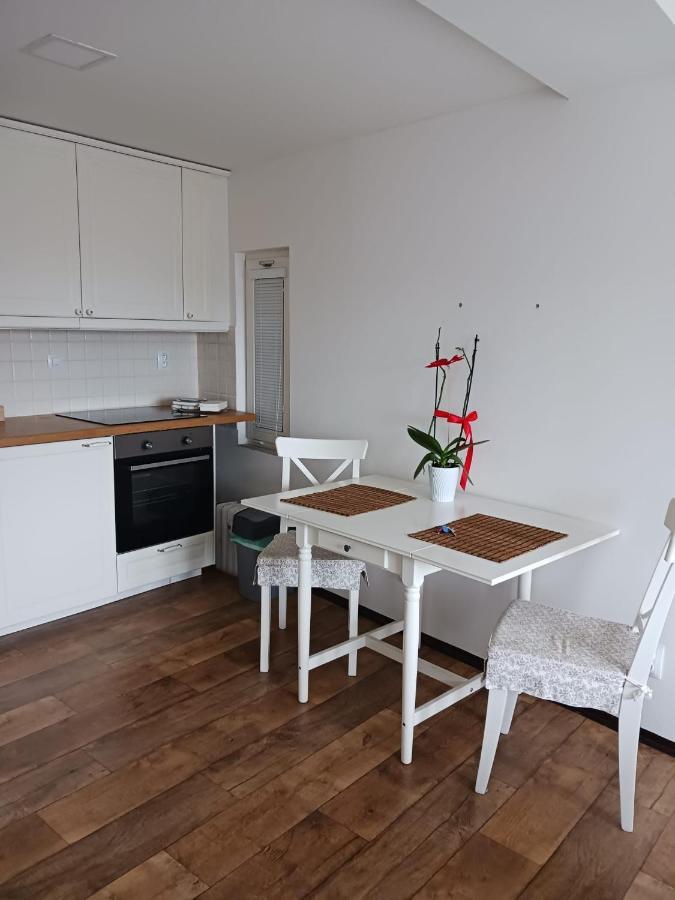 Cool Studio Apartamento Praga Exterior foto