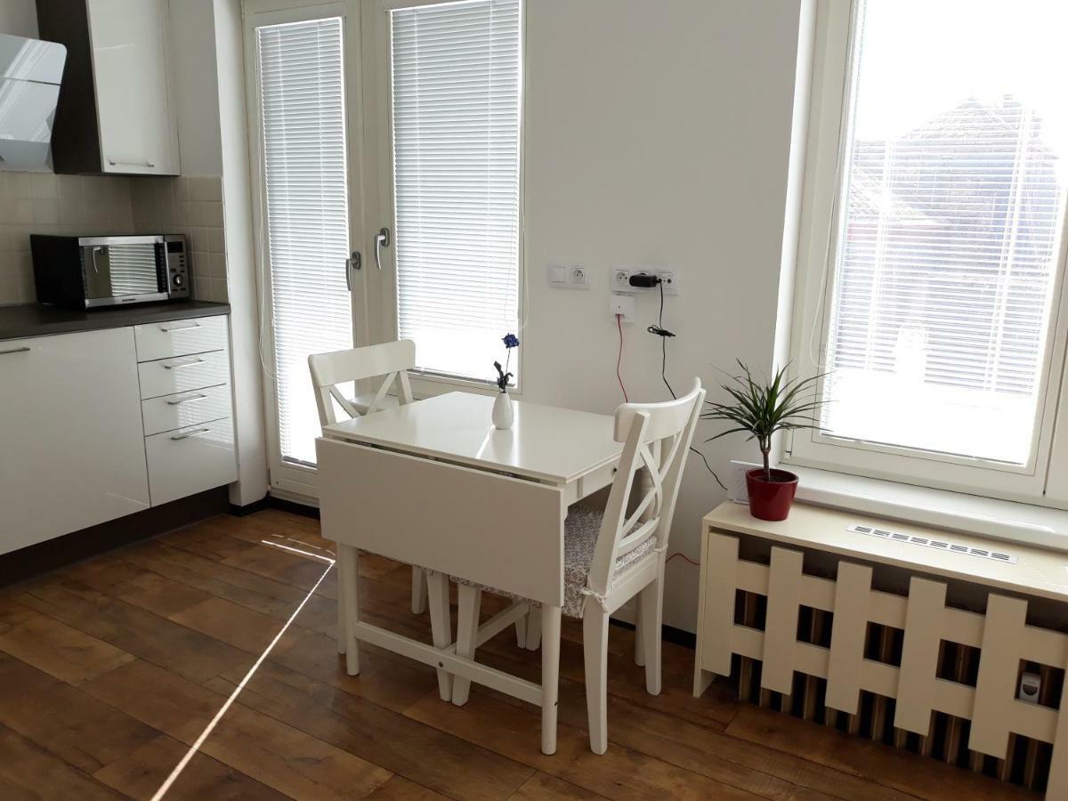 Cool Studio Apartamento Praga Exterior foto